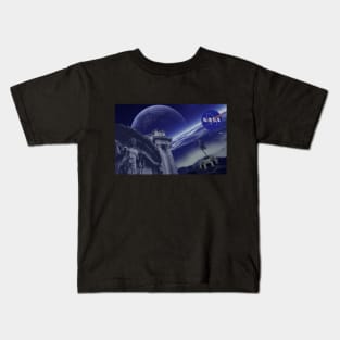 Aesthetic design of space Kids T-Shirt